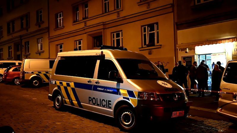 Žena v pražské večerce pobodala muže nožem